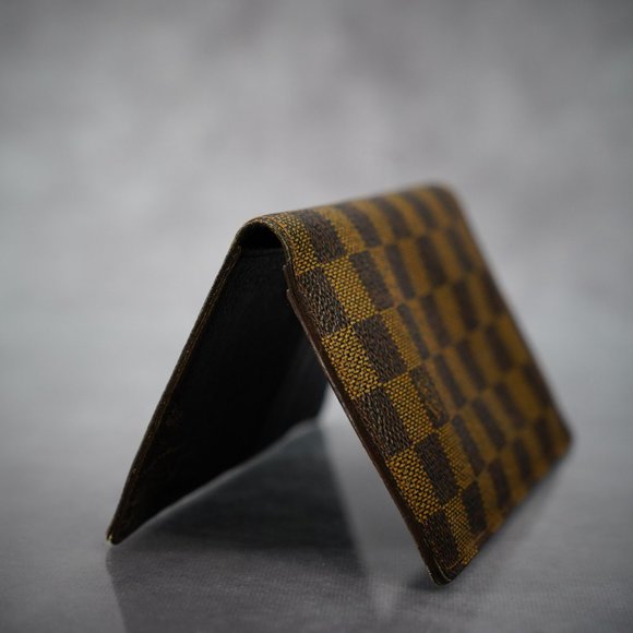 Louis Vuitton Damier Wallet - Picture 7 of 9